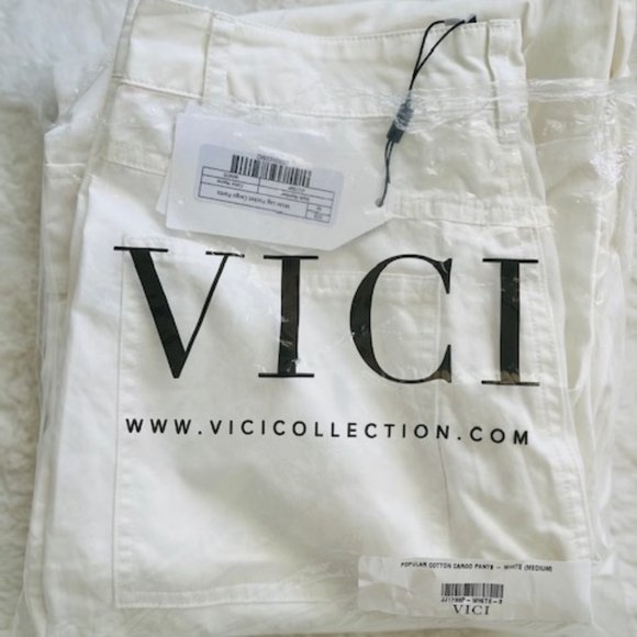 🎉Host Pick🎉 Vici Popular White Cotton Cargo Pants NWT - (M) - Picture 4 of 4
